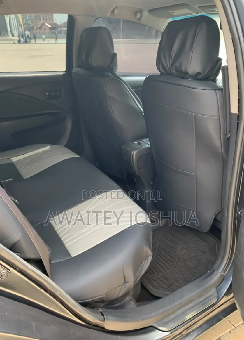 Toyota Yaris 2010 Black