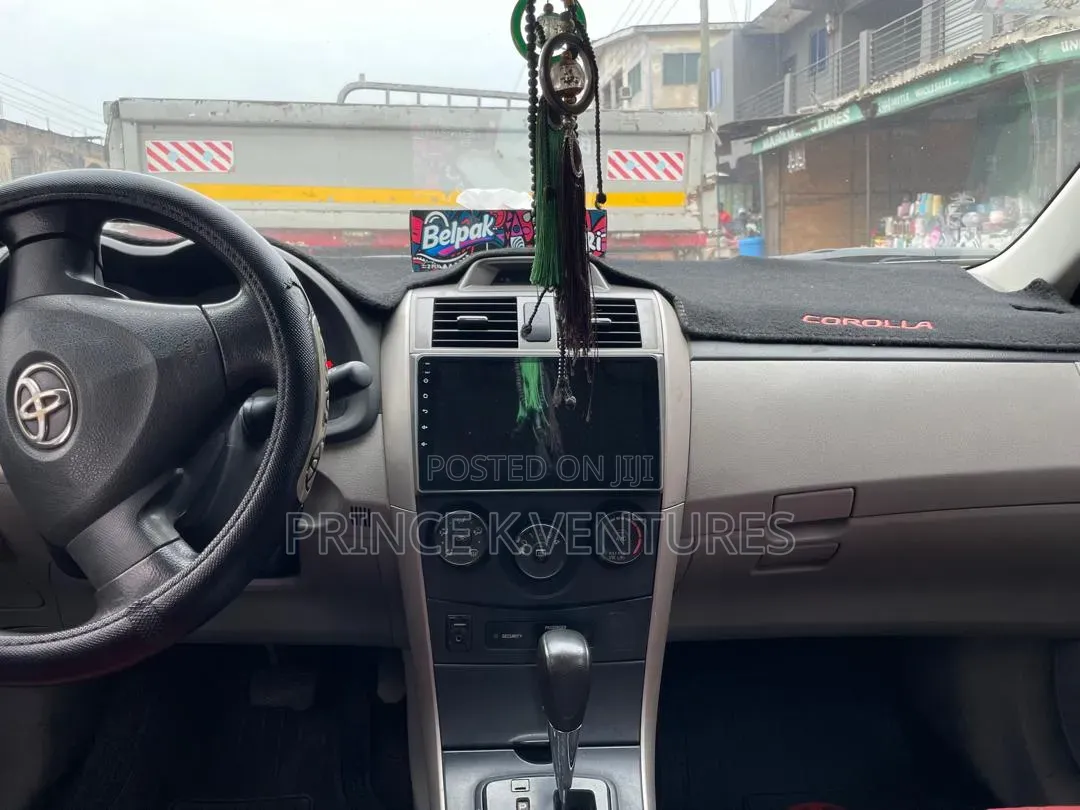 Toyota Corolla 2012 White