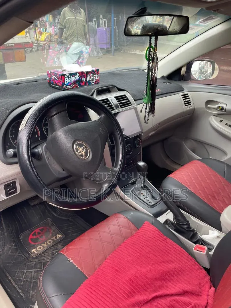 Toyota Corolla 2012 White