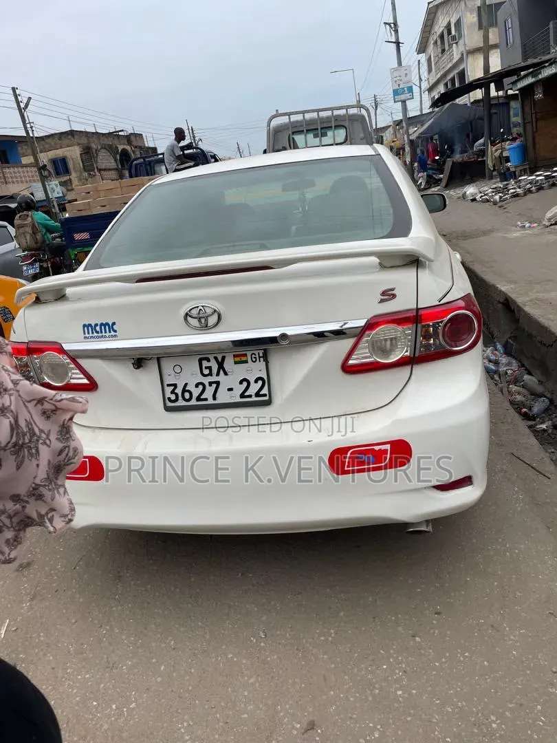 Toyota Corolla 2012 White