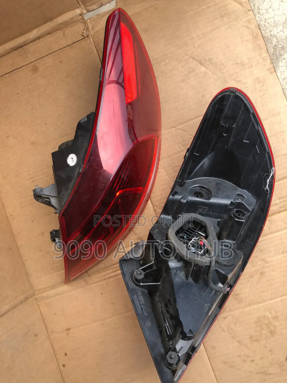 Volkswagen Passat CC 2013, 2014, 2016, 2017 Taillight | Foreign Used