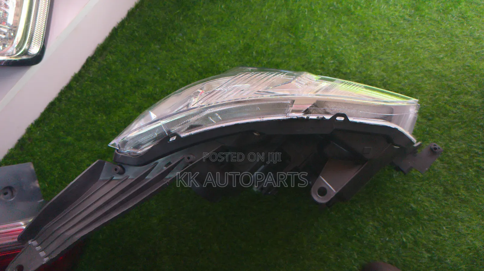 Toyota Voxy 2011,2012,2013 Headlight