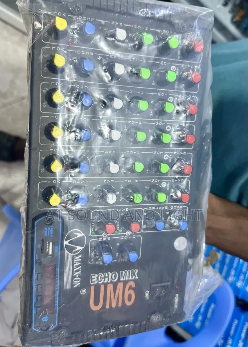 Maxx-on UM6 6-Channels Mixer