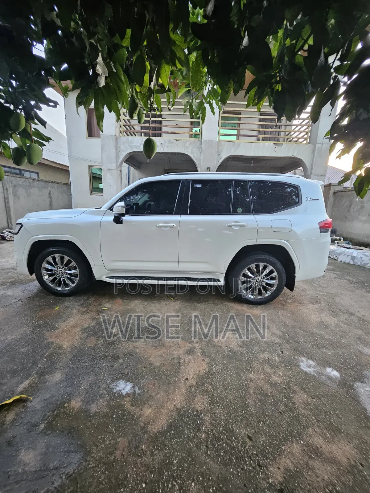 Toyota Land Cruiser LC300 2023 White