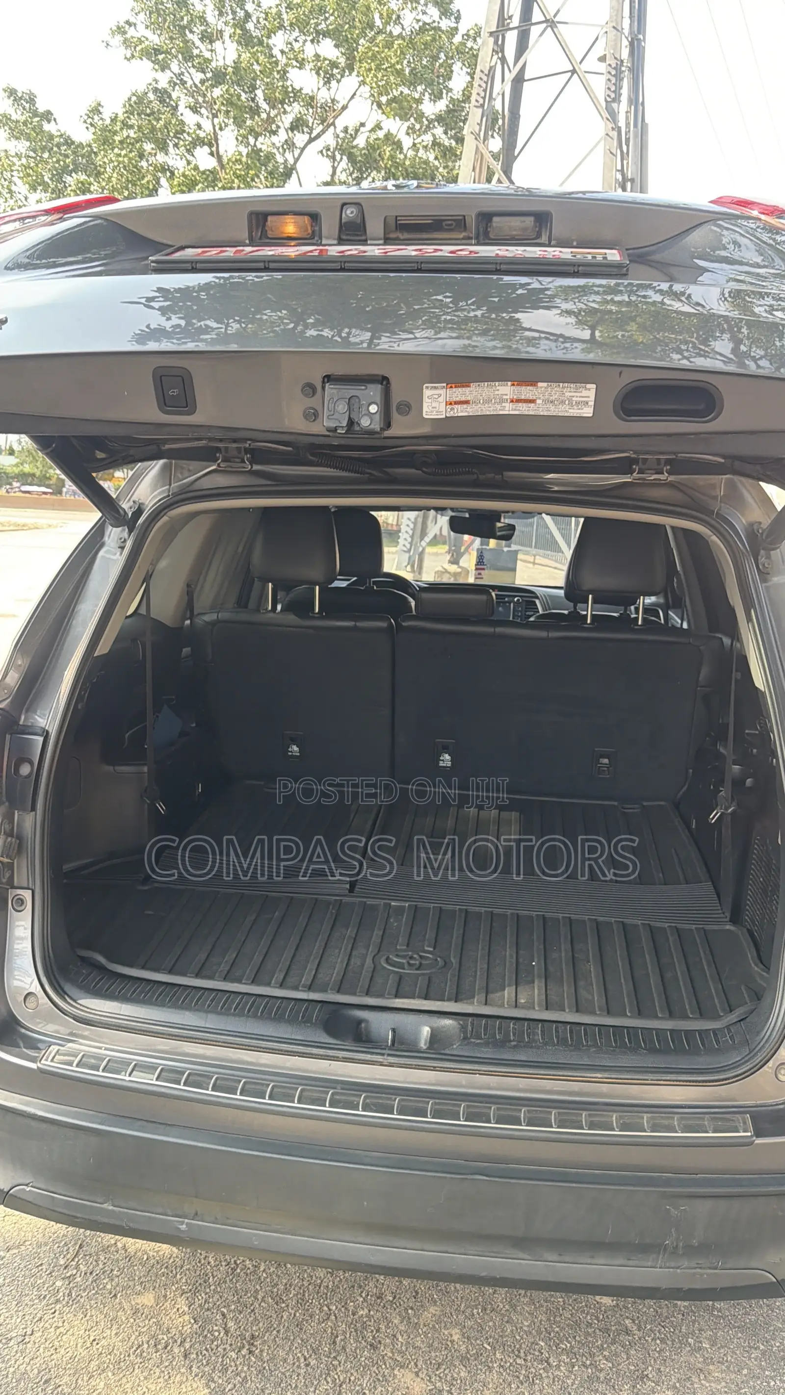 Toyota Highlander XLE 4x4 V6 (3.5L 6cyl 8A) 2018 Gray