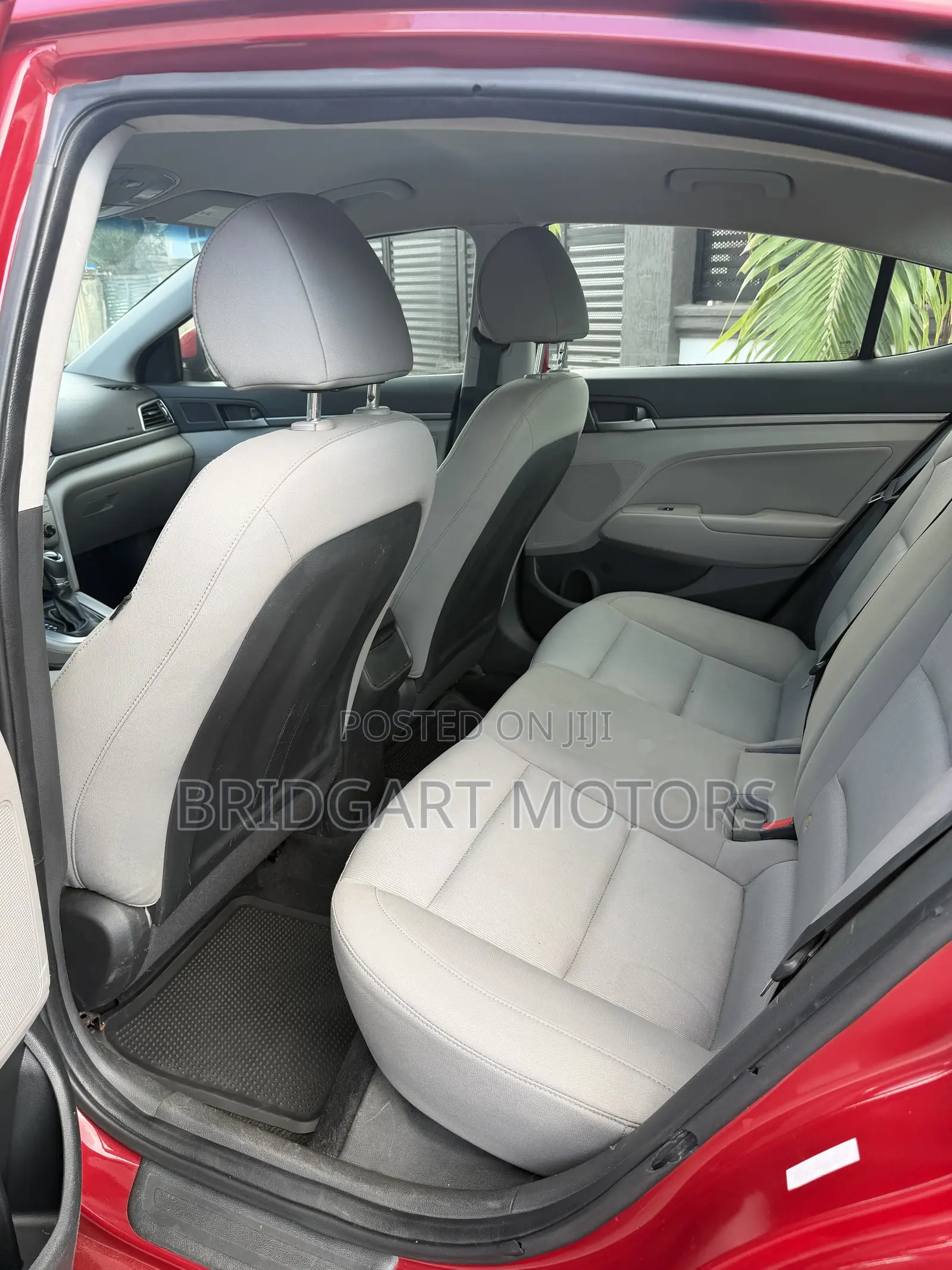 Hyundai Elantra SE Sedan FWD (2.0L 4cyl 6M) 2017 Red