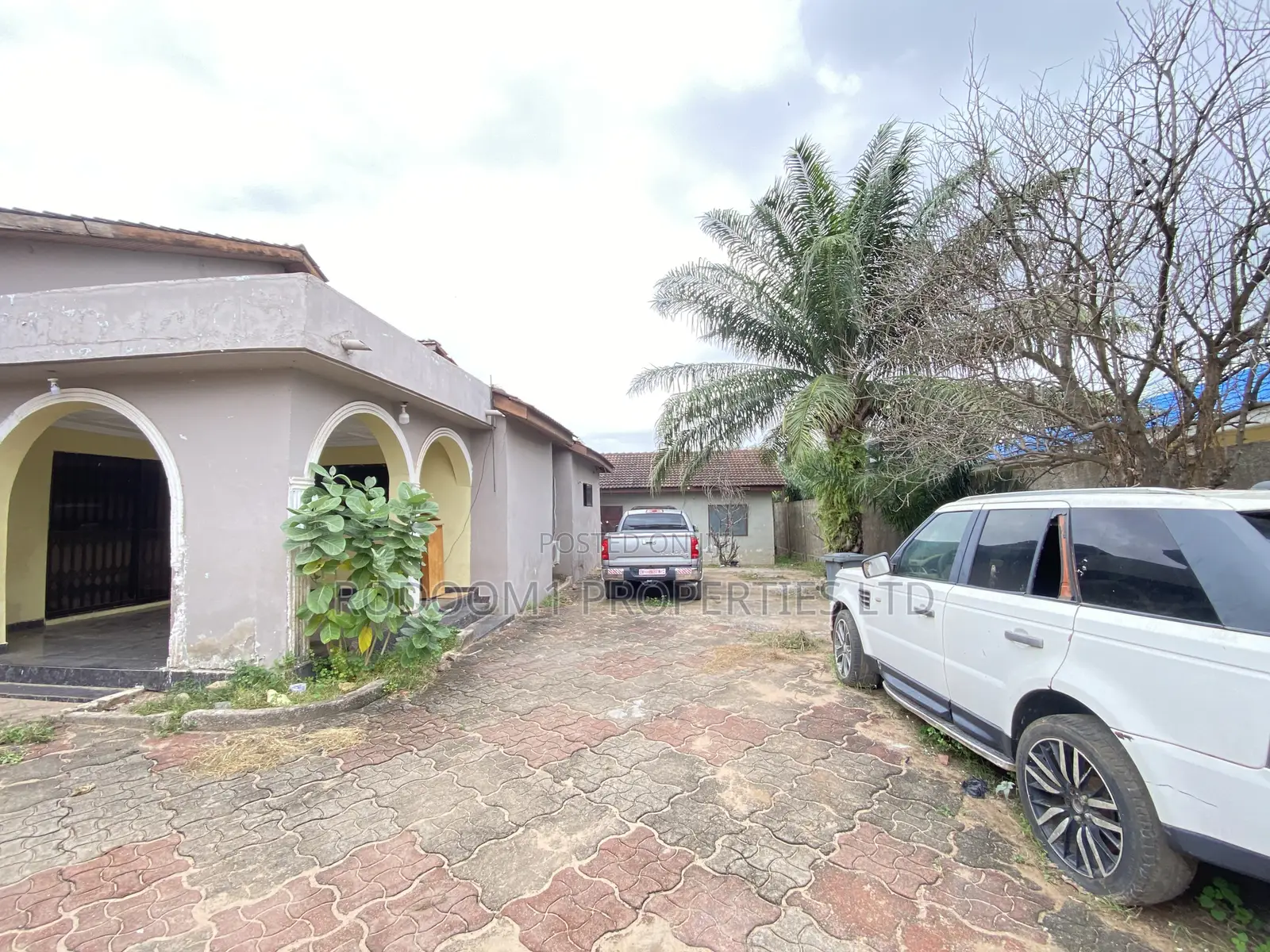 7bdrm House in Dome Paraku Estate for sale