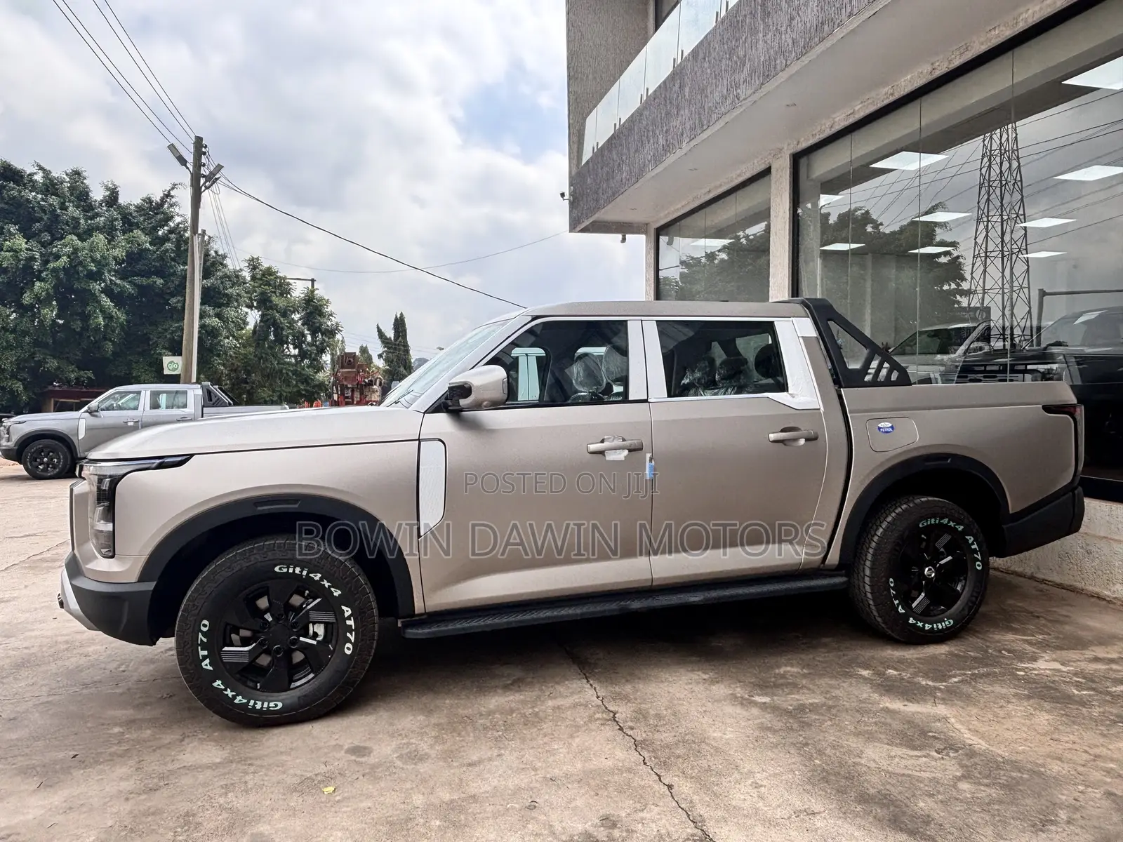 New Nissan Z9 2.0T Petrol 4WD 2025 Gold