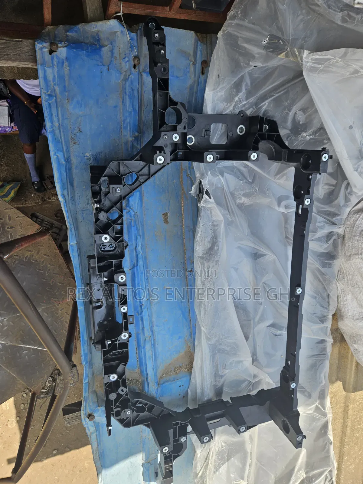 CR-V 2017-2022 Radiator Support