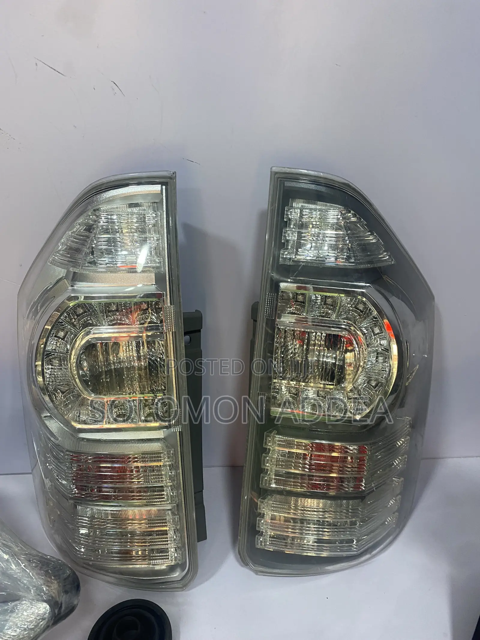 Toyota Voxy Model, Roughly 2007–2013) LED Rear Tail Light Assemblies.