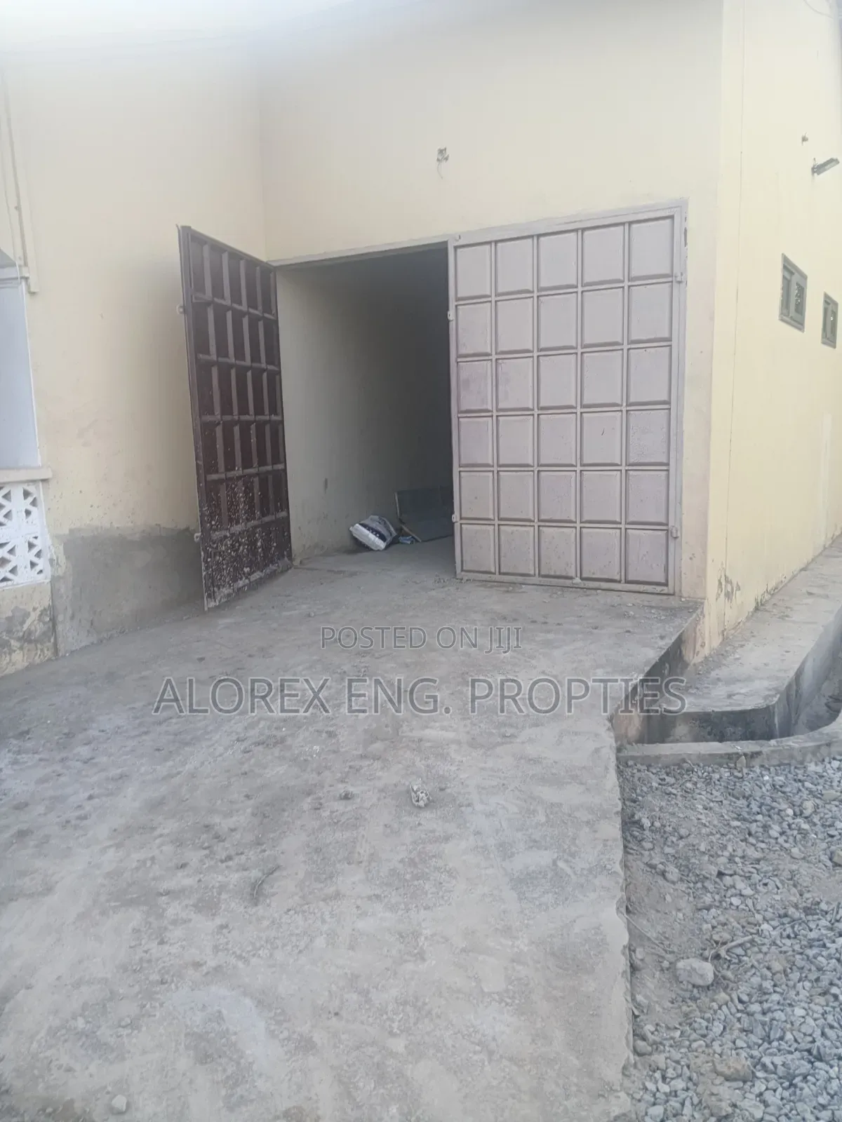 3bdrm Apartment in Abokobi, Pentecost for rent