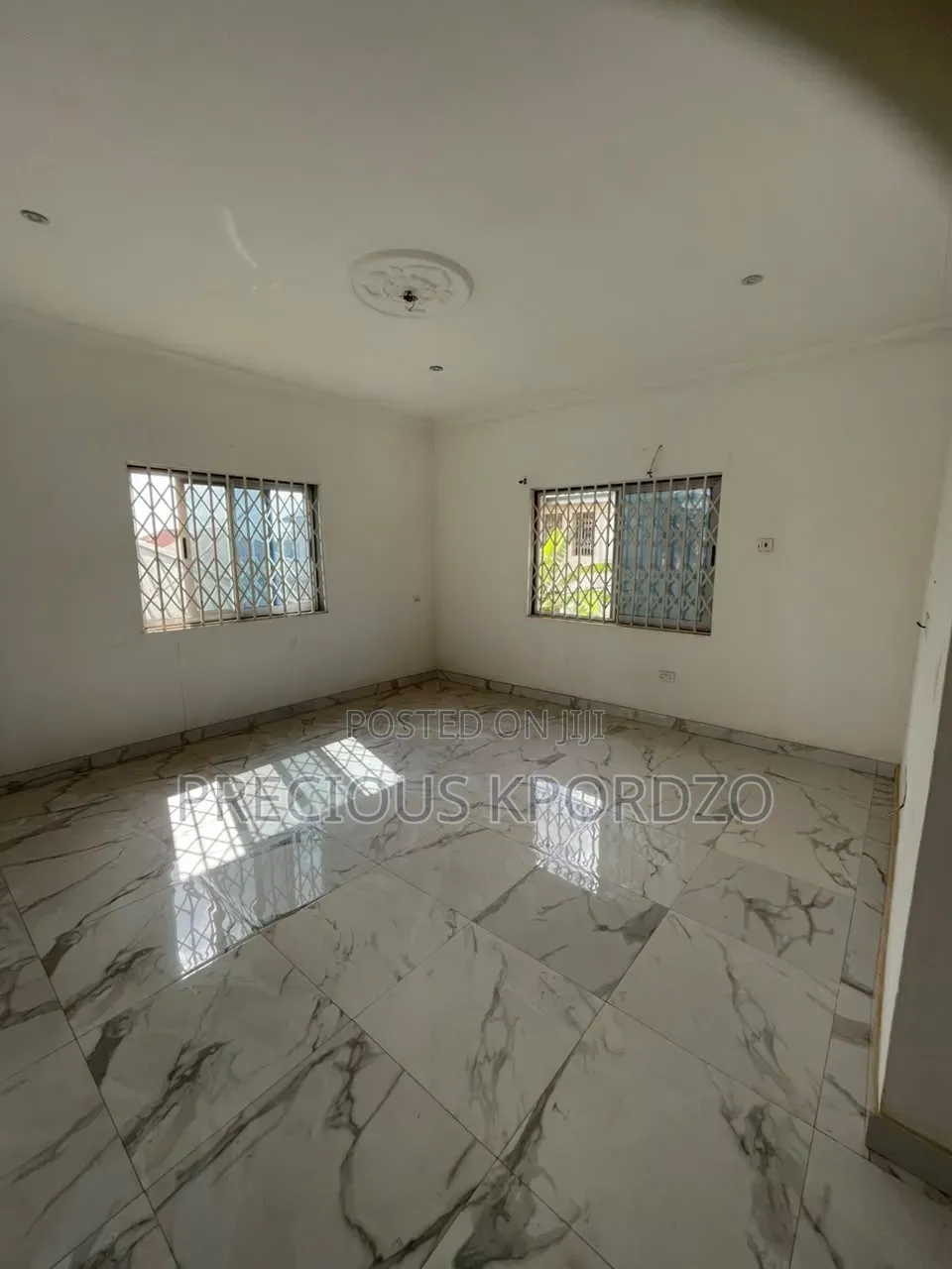 1bdrm Room & Parlour in Adenta Commandos for rent