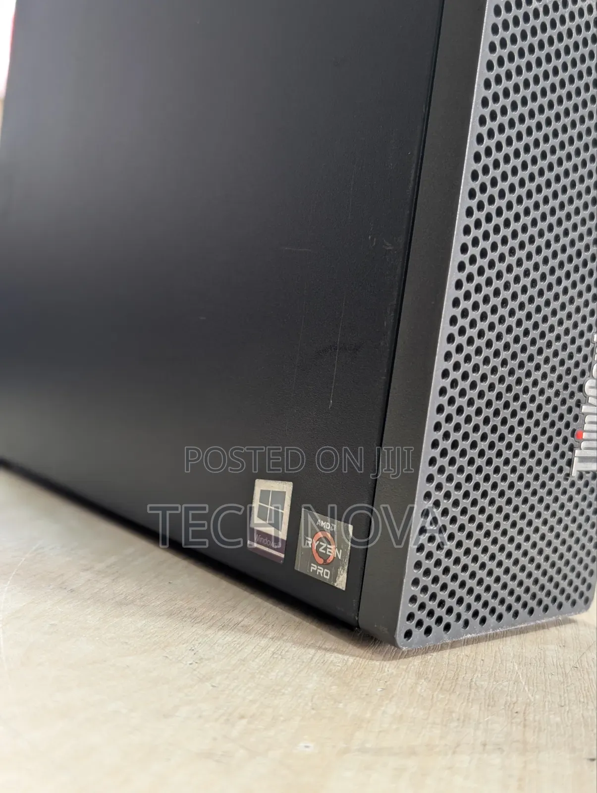 Desktop Computer Lenovo ThinkCentre M720 8GB AMD Ryzen 5 SSD 256GB