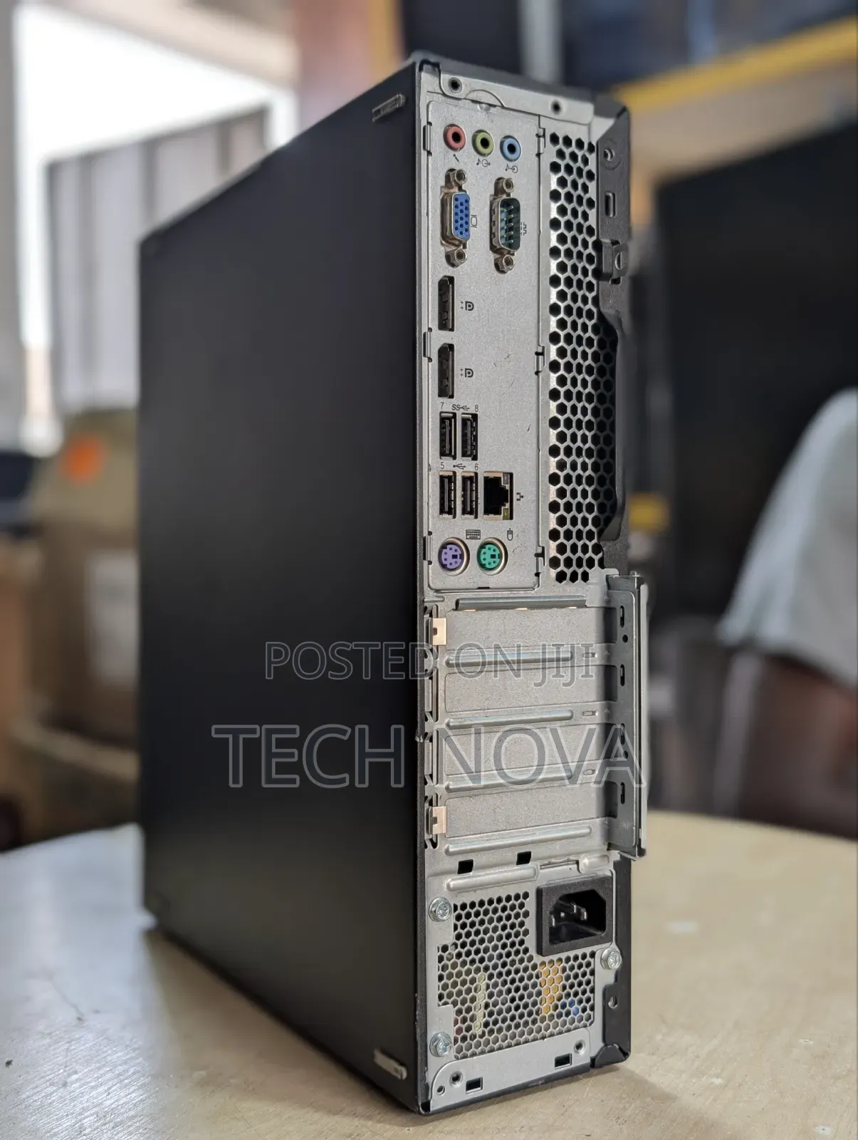Desktop Computer Lenovo ThinkCentre M720 8GB AMD Ryzen 5 SSD 256GB