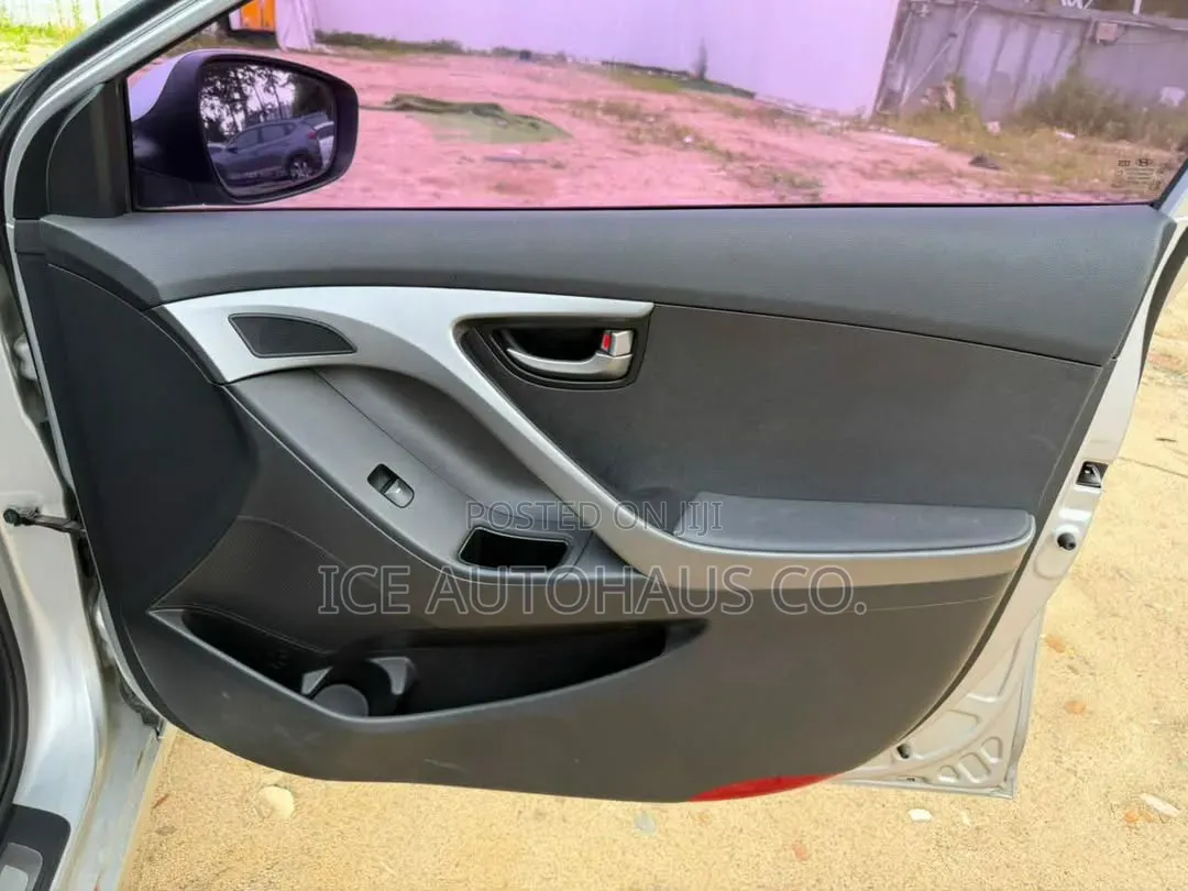 Hyundai Avante 2015 Silver