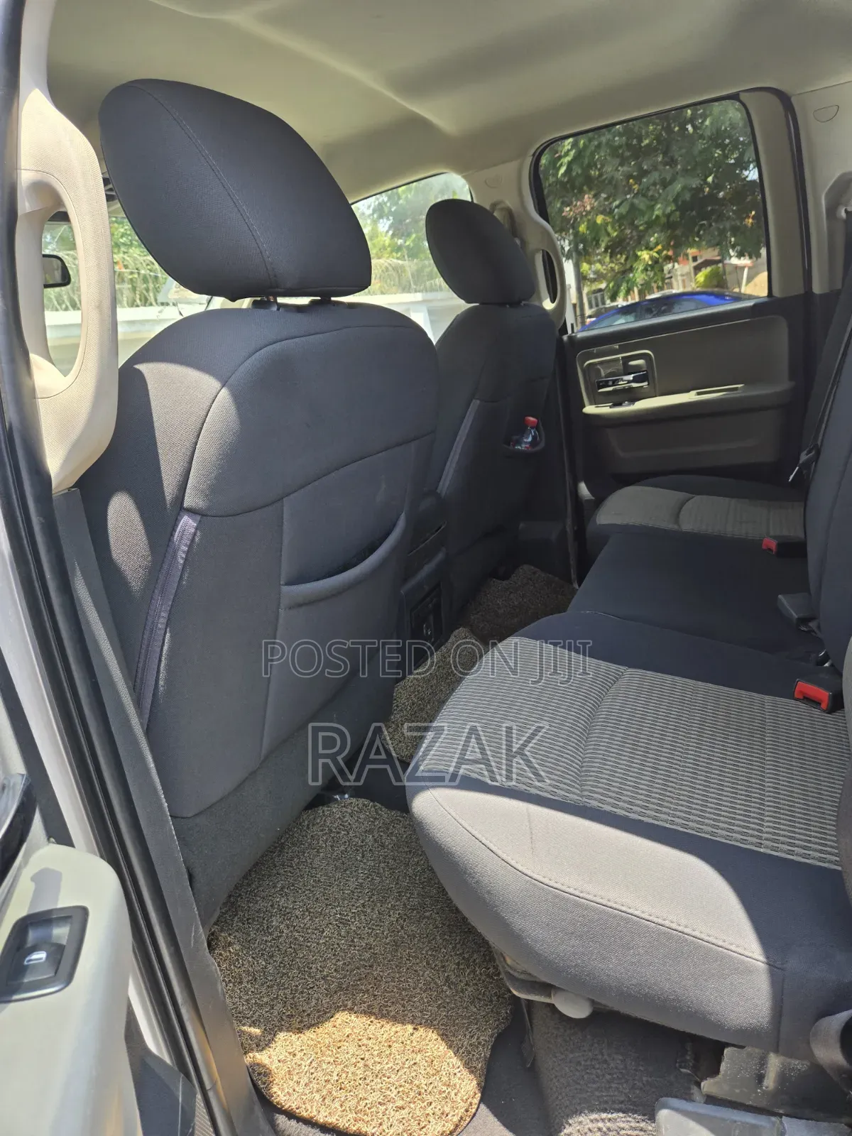 Dodge RAM 2012 Silver