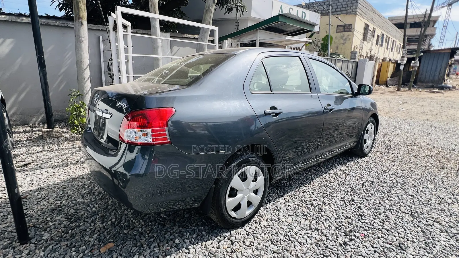Toyota Yaris 2012 Gray