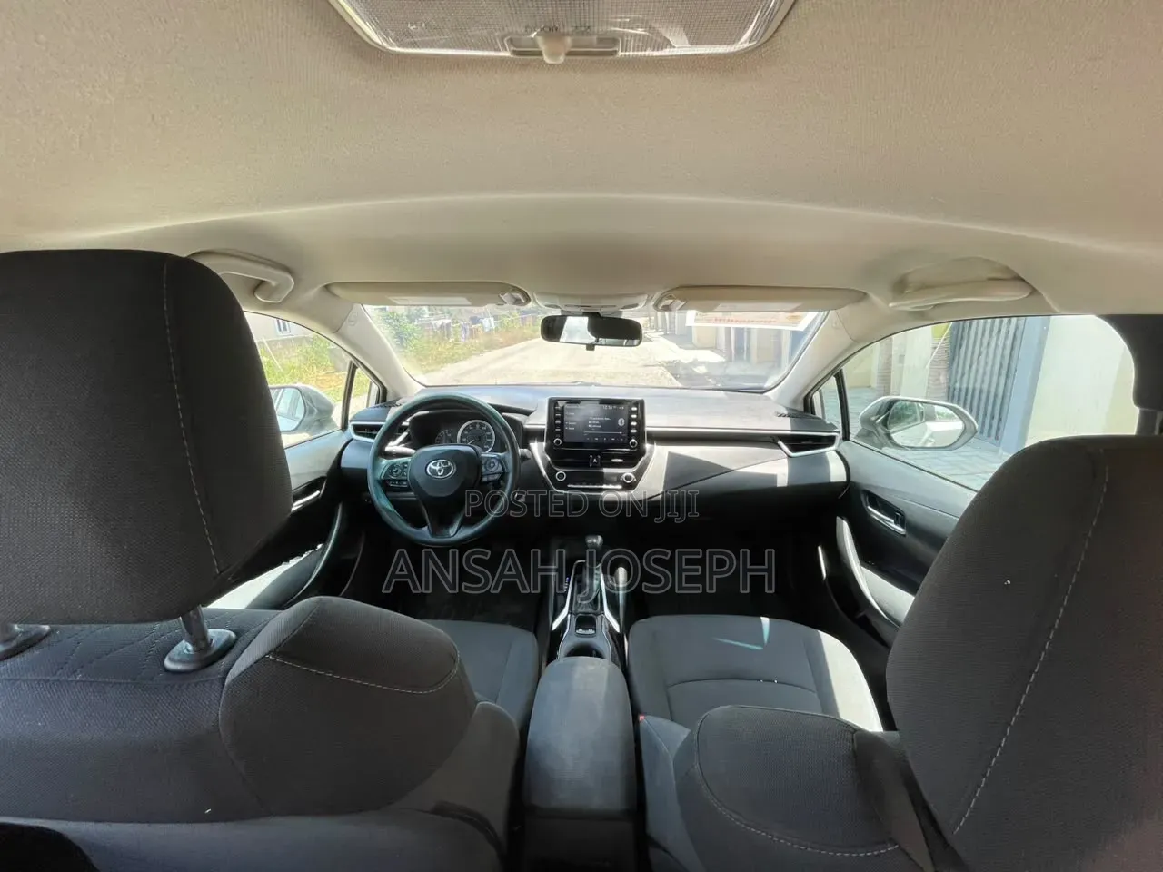 Toyota Corolla LE 2020 Silver