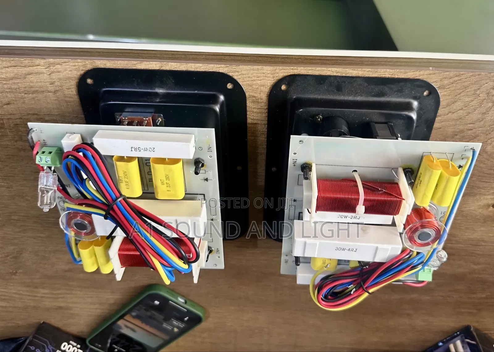 JLD 2-Way Internal Crossover With Terminal[Pair]
