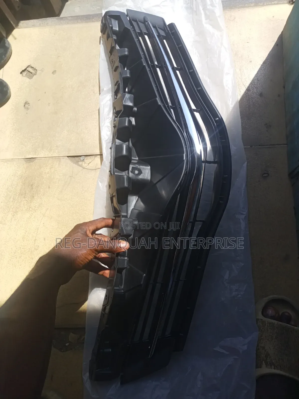 Toyota Vitz 2012-2014 Top Grille