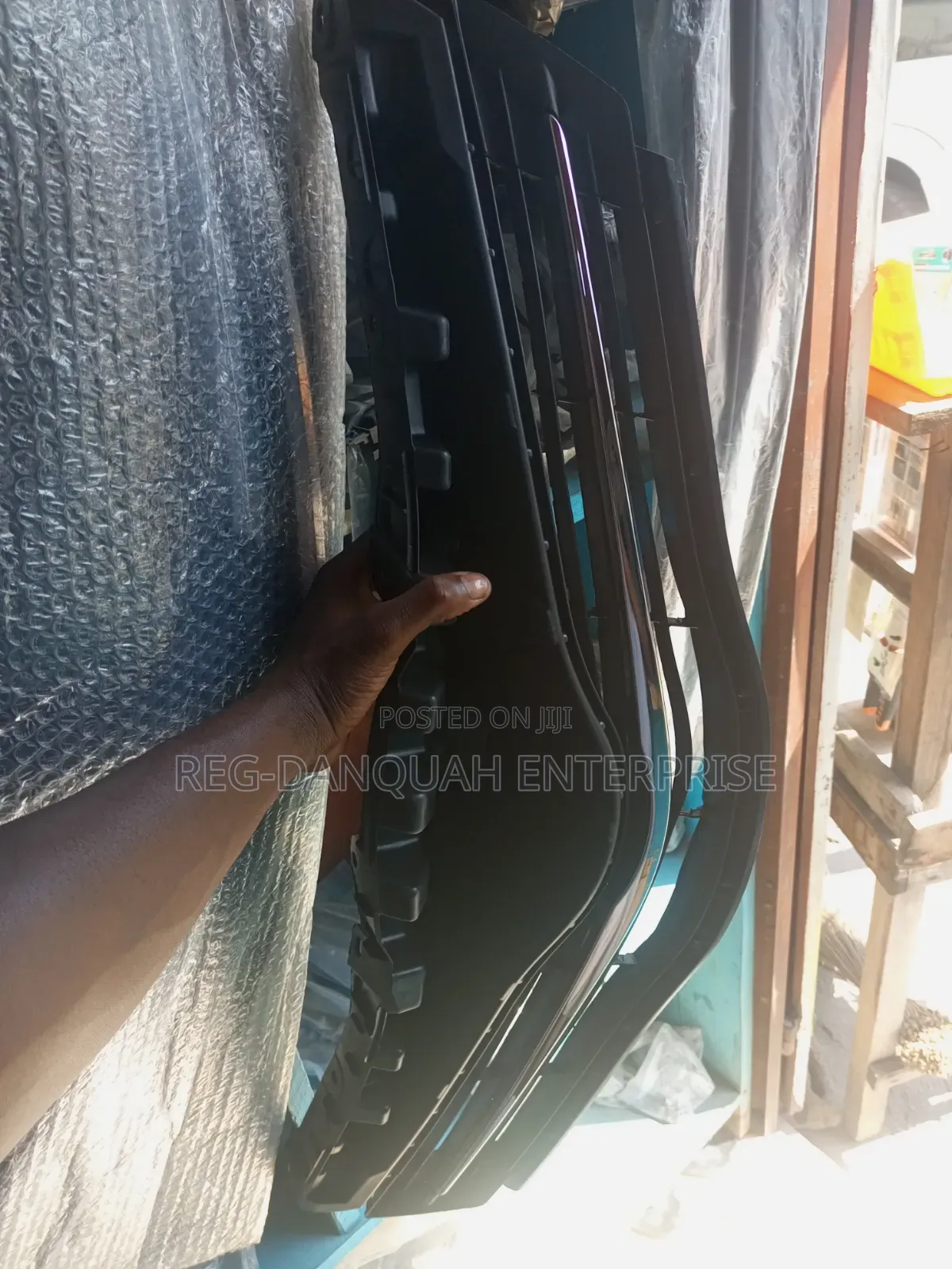 Toyota Vitz 2012-2014 Top Grille