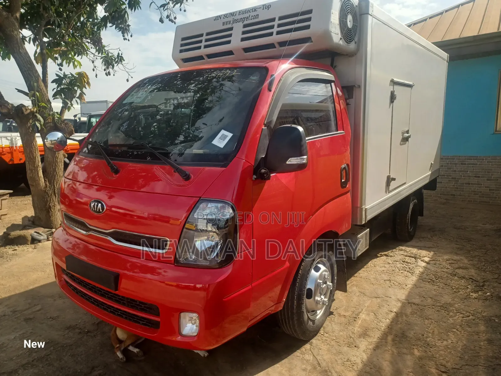 Truck Bongo Fridge Red 2020