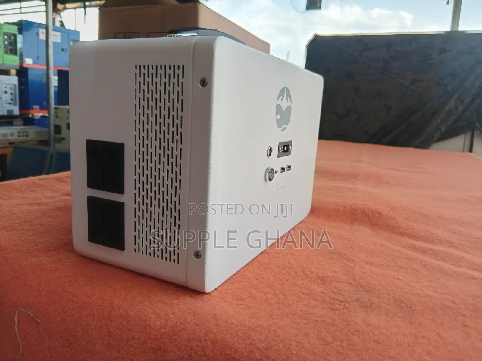 NEO EARTH Premium Portable Power Supply – Modern and Reliable Design