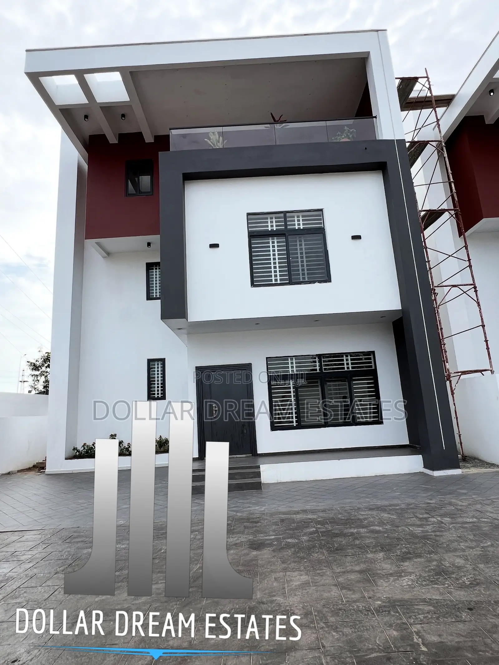 4bdrm Townhouse/Terrace in East Legon for sale