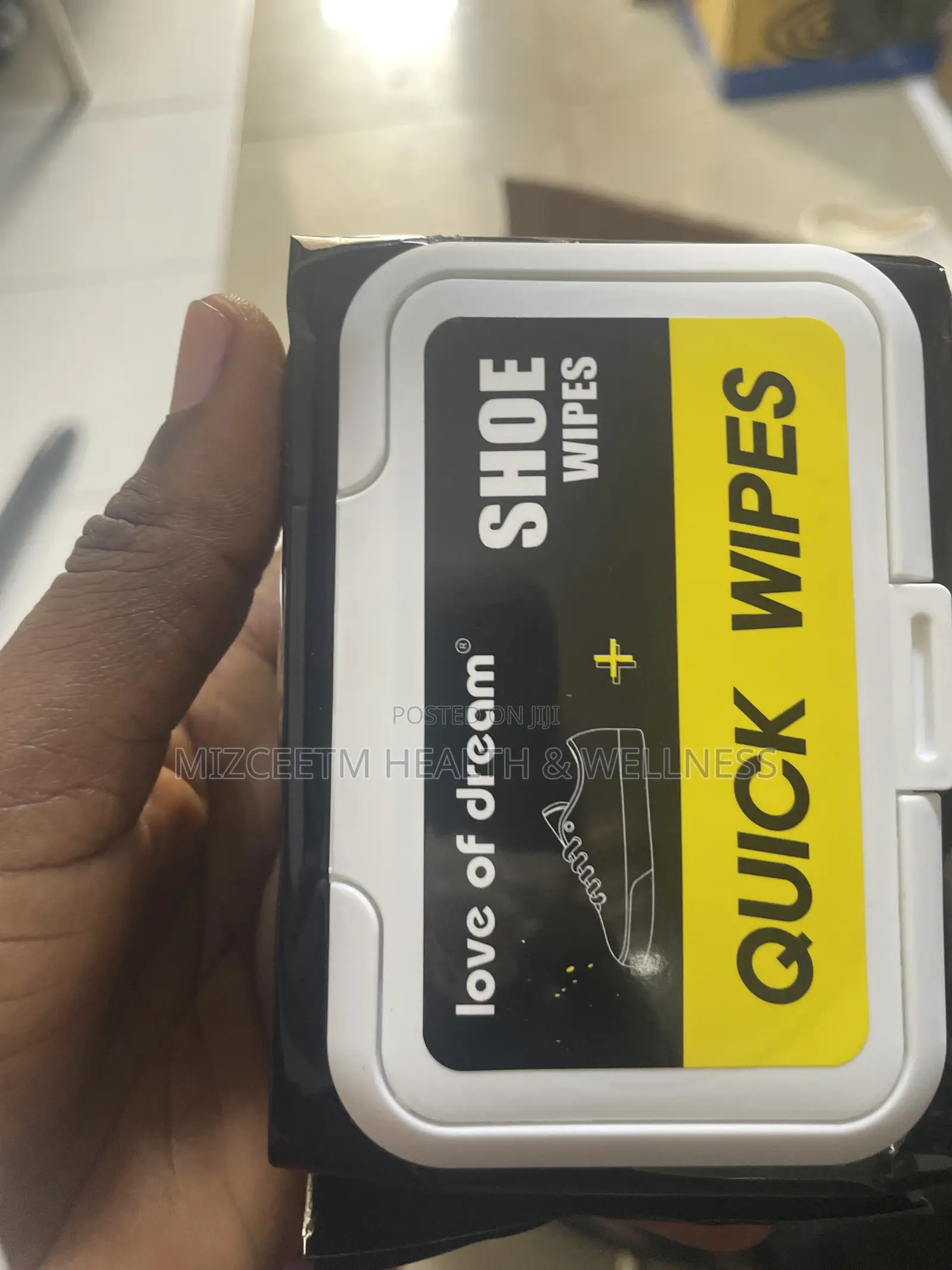 Wet Wipes for Shoes and Sneakers, 60 Pieces Per Box