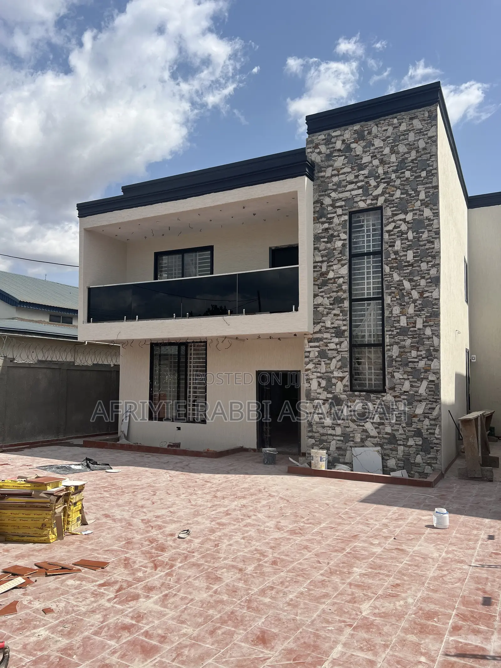 4bdrm House in Ahodwo Daban, Kumasi Metropolitan for sale