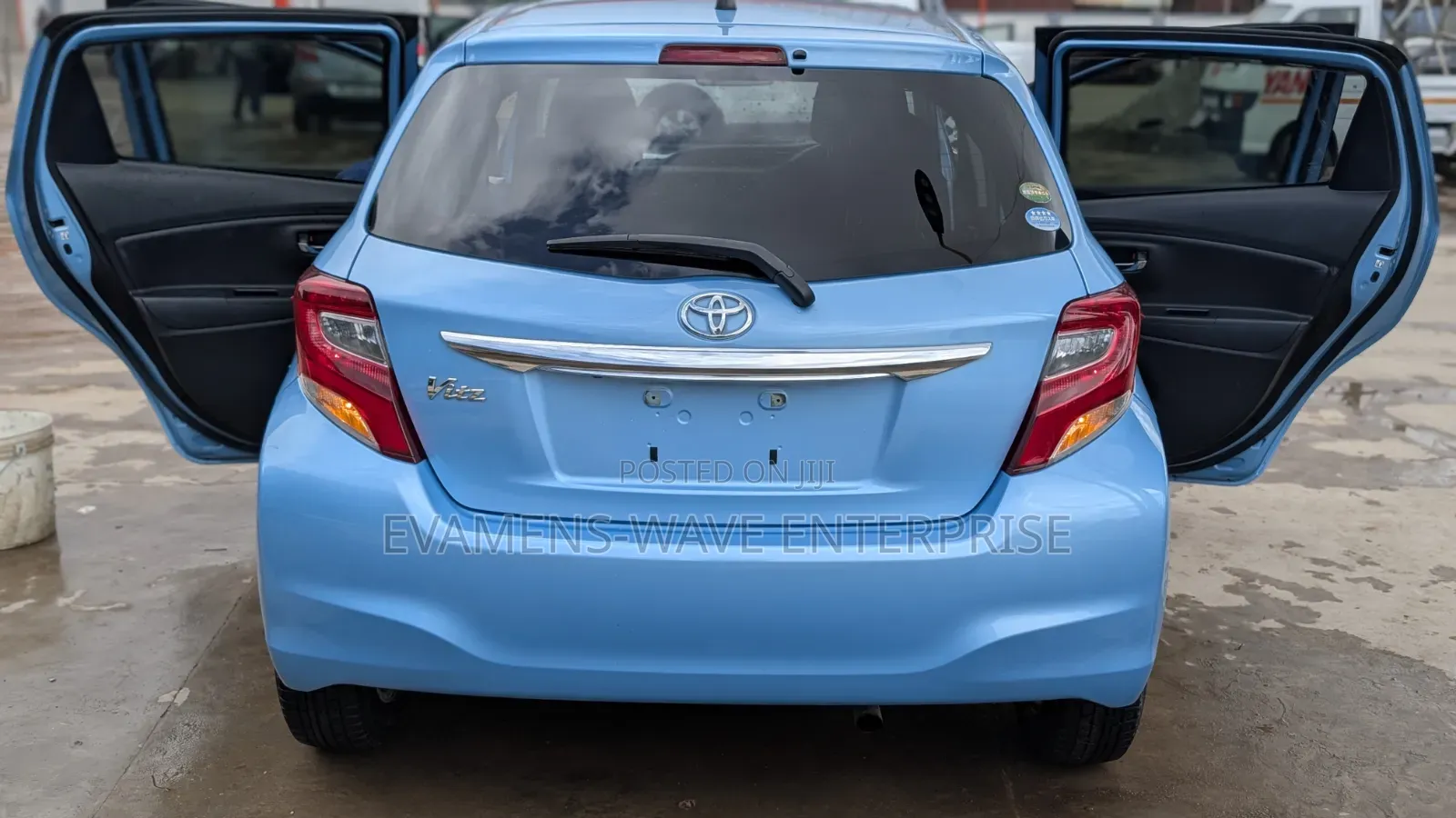 Toyota Vitz 1.3 AWD 5dr 2015 Blue