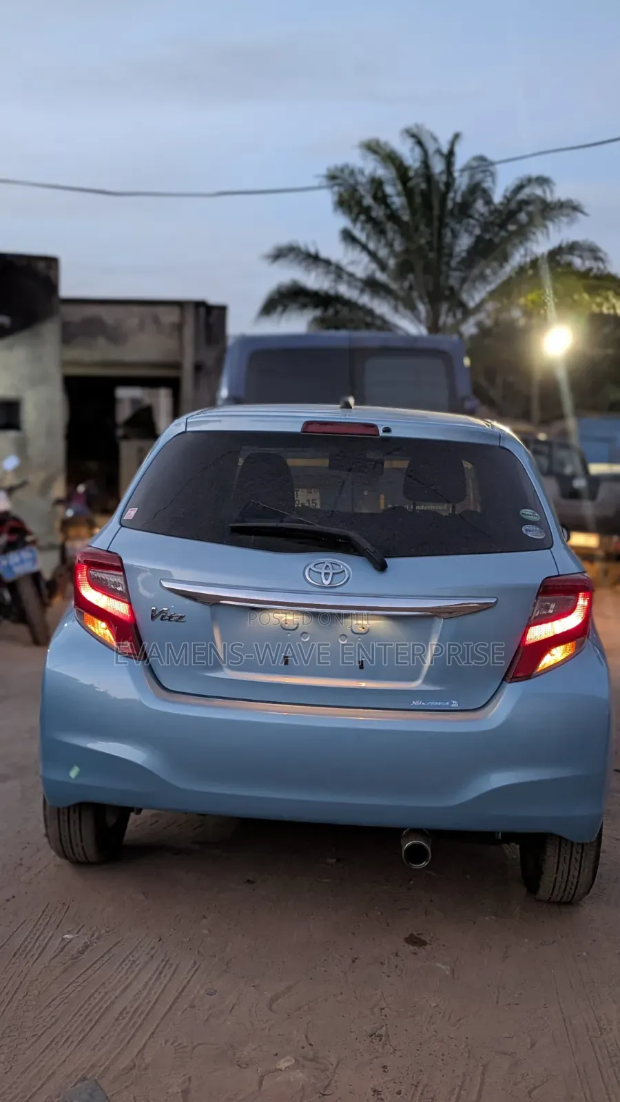 Toyota Vitz 1.3 AWD 5dr 2015 Blue