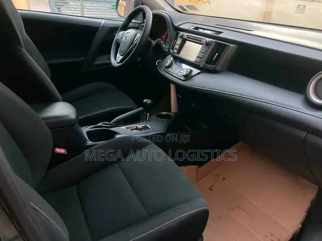 Toyota RAV4 XLE AWD (2.5L 4cyl 6A) 2017 Matt Black