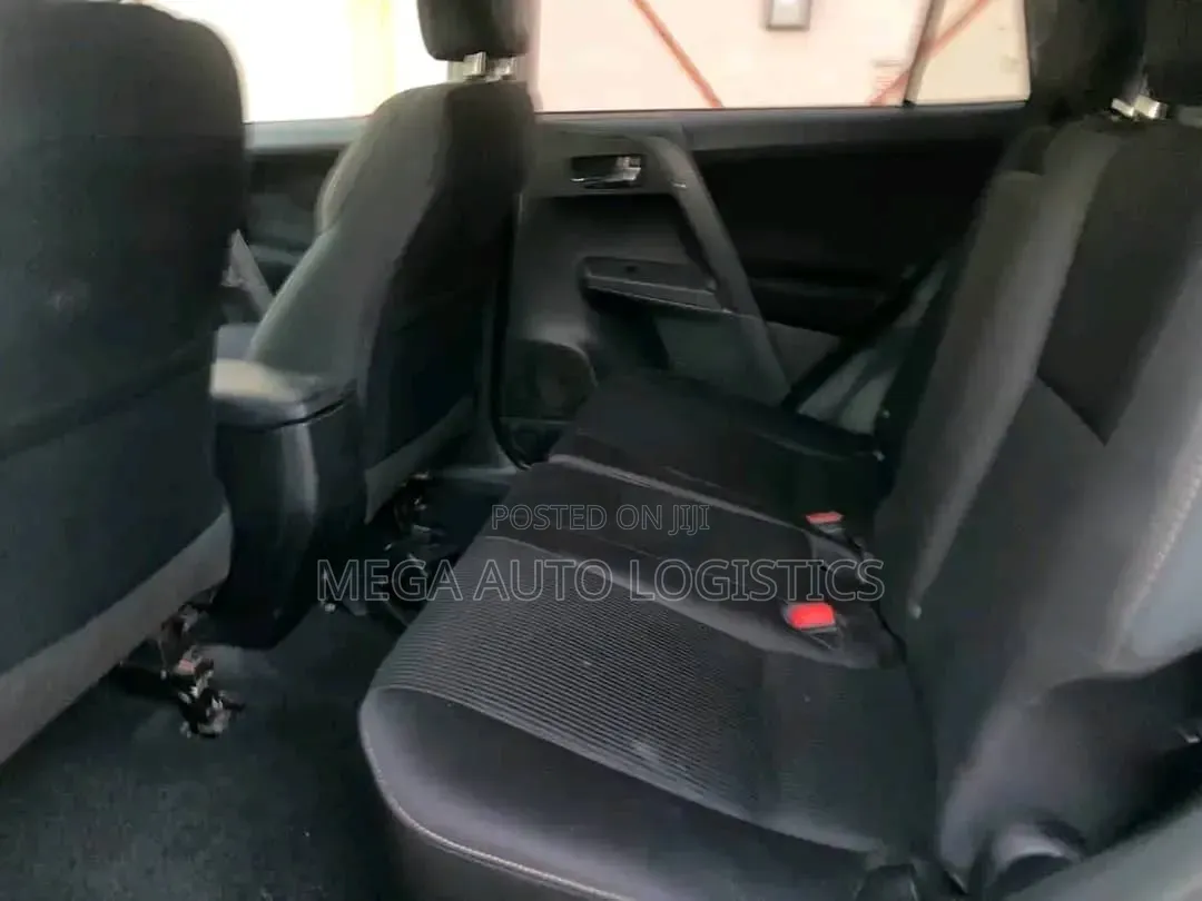 Toyota RAV4 XLE AWD (2.5L 4cyl 6A) 2017 Matt Black