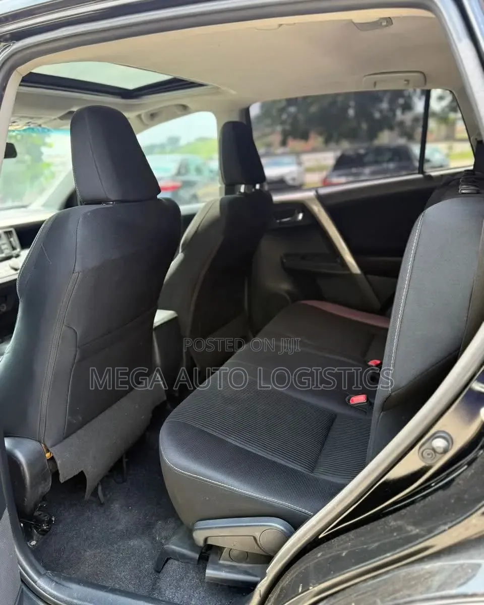 Toyota RAV4 XLE 4dr SUV AWD (2.5L 4cyl 6A) 2015 Matt Black
