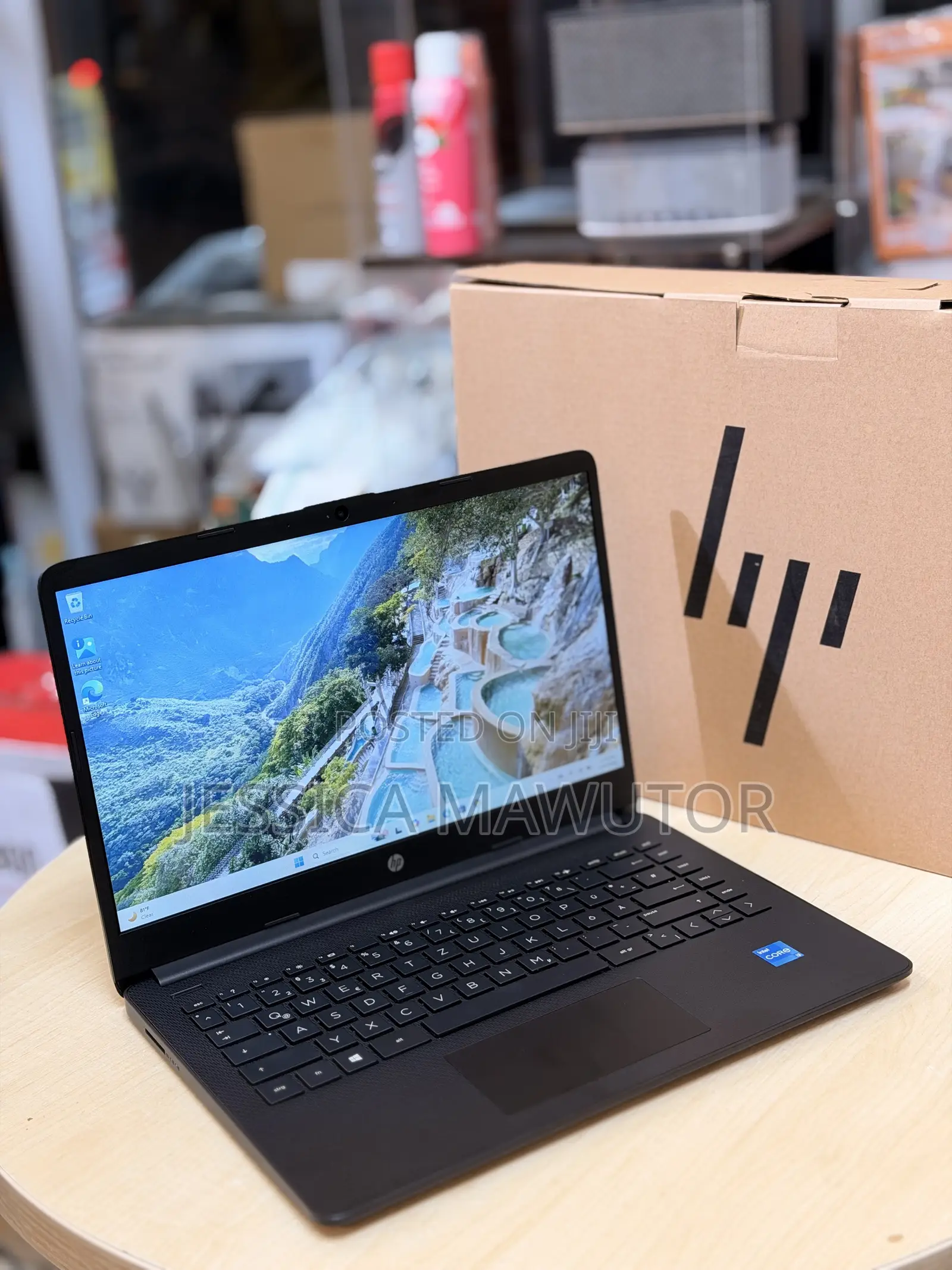 New Laptop HP 14S 8GB Intel Core i3 SSD 256GB