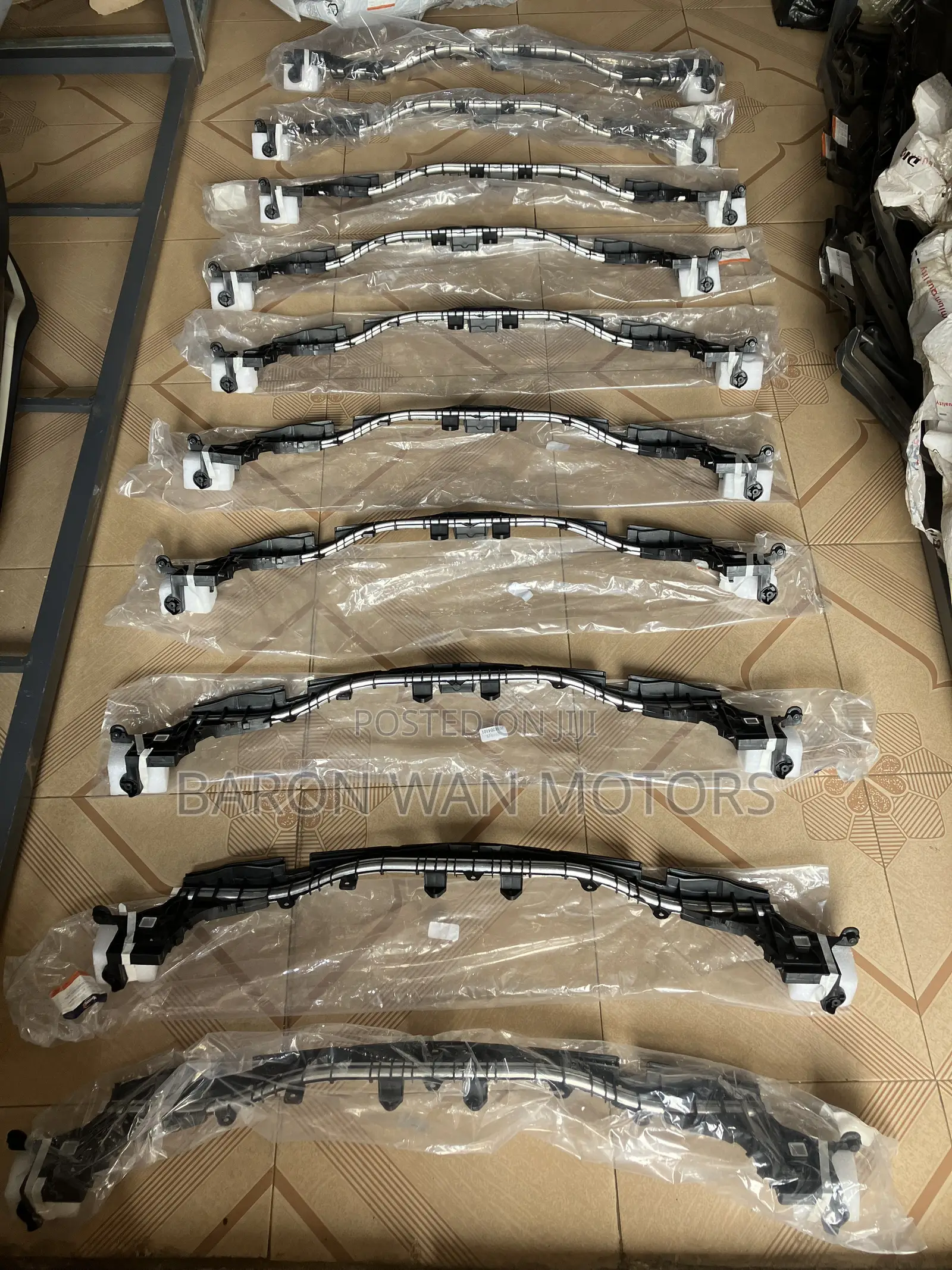 W205 (C300) Front Grill Brack