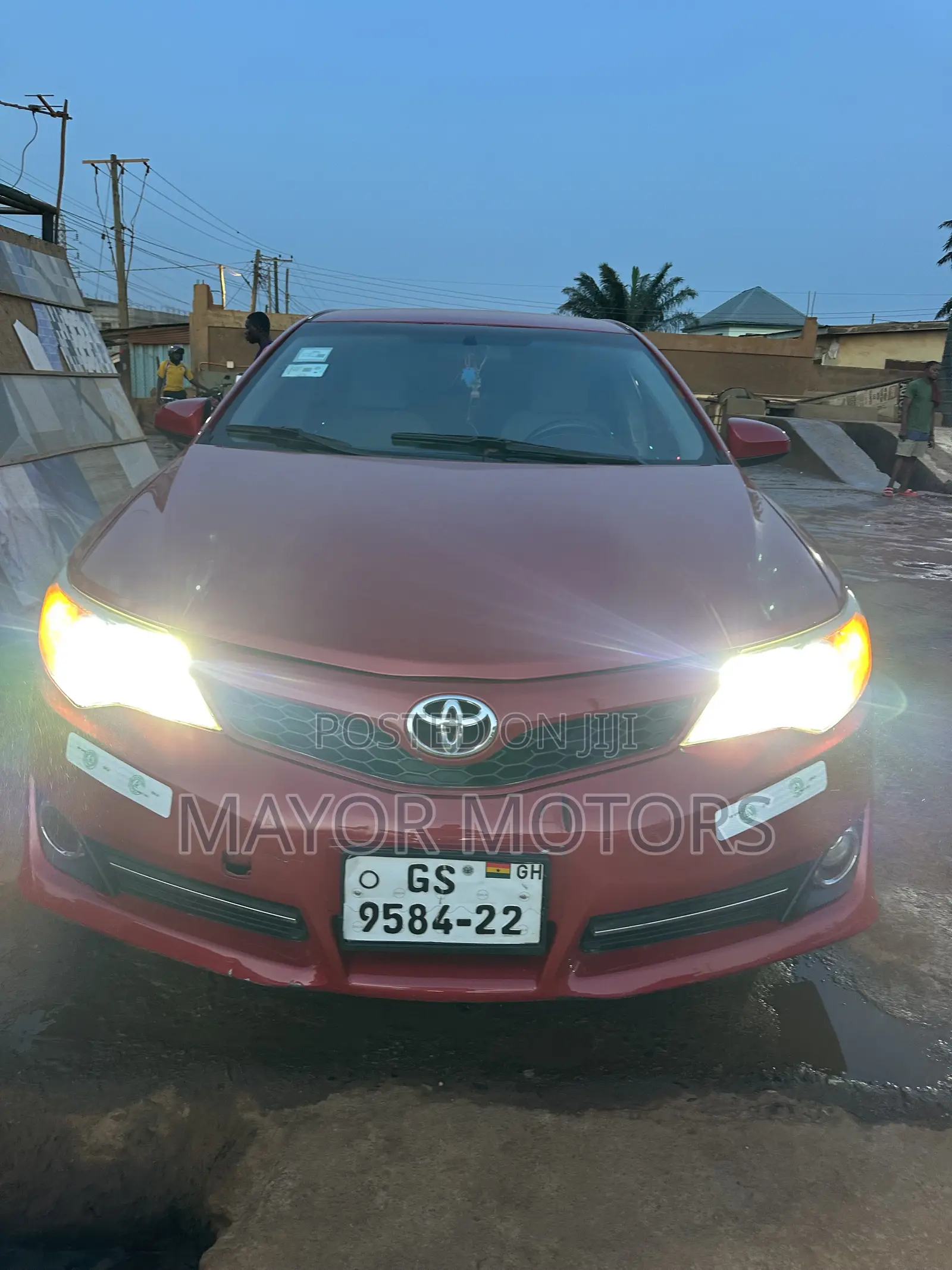 Toyota Camry SE 4dr Sedan (2.5L 4cyl 6A) 2014 Red