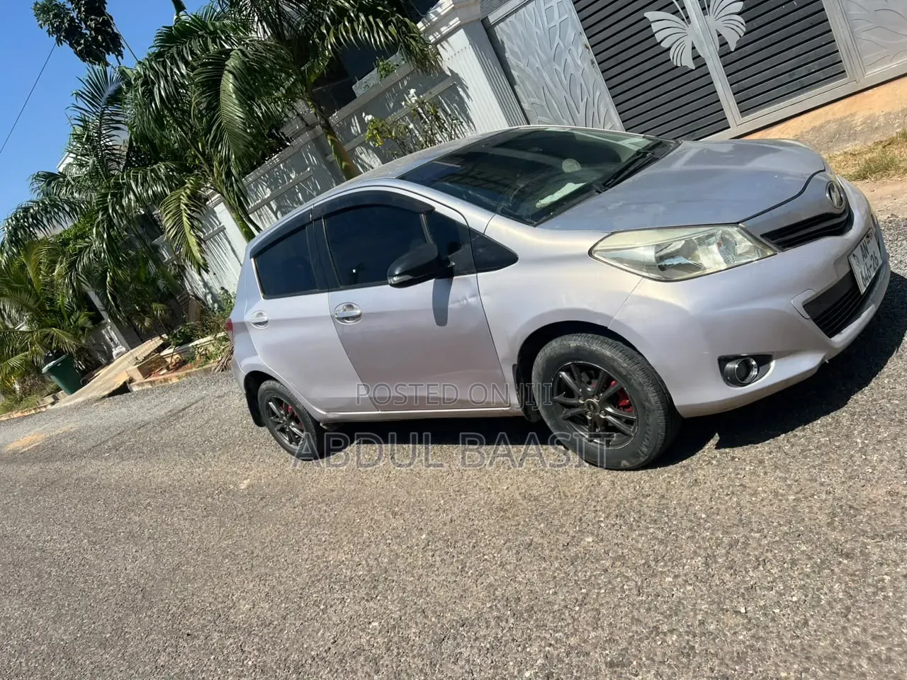 Toyota Vitz 1.3 FWD 5dr 2012 Silver