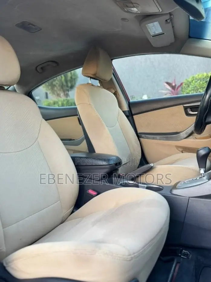 Hyundai Elantra 2012 Red