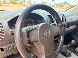 Nissan Navara 2014 Gray