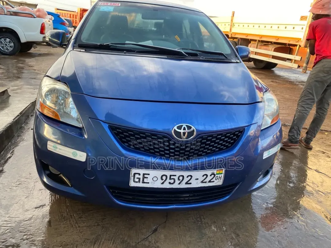 Toyota Belta 2010 Blue