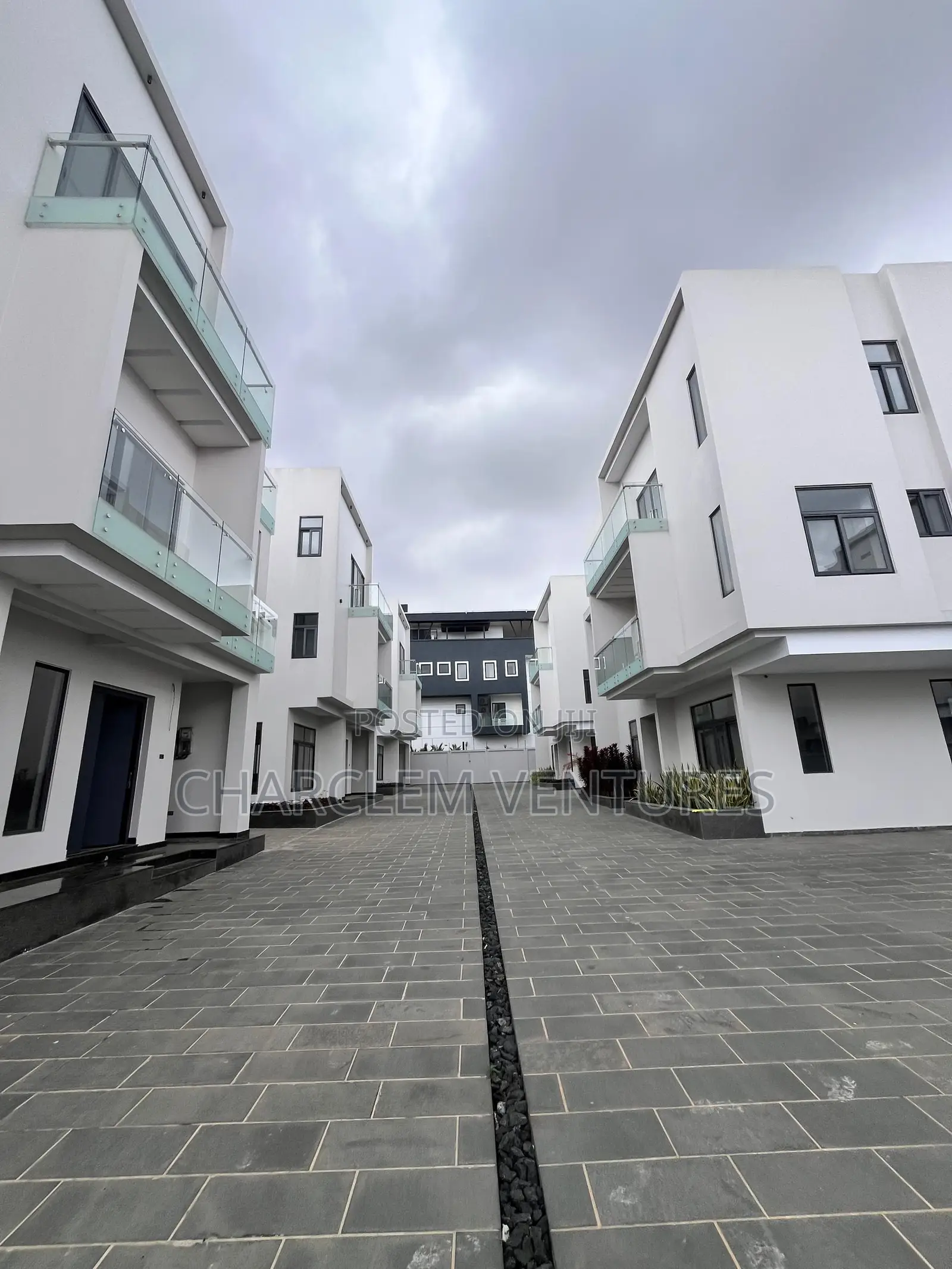 4bdrm Townhouse / Terrace in Charclem Ventures, East Legon for rent