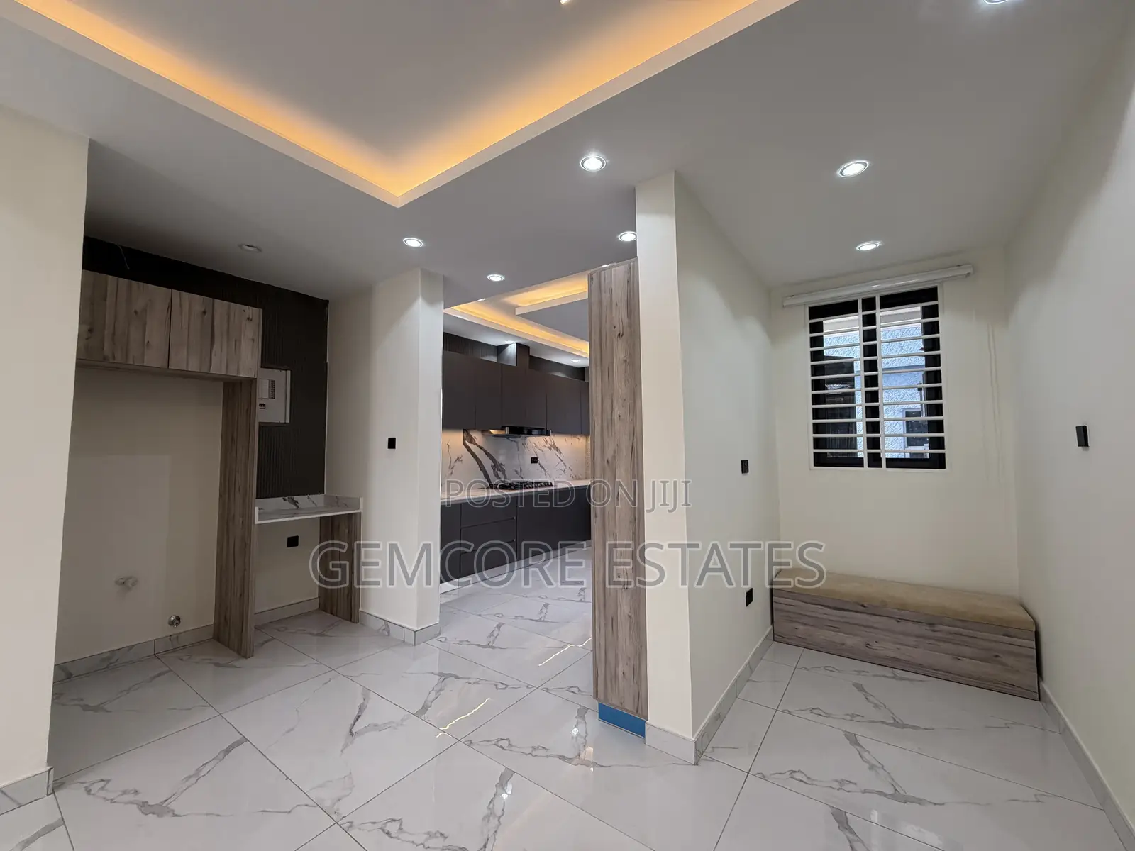 2bdrm Apartment in Lakeside for rent