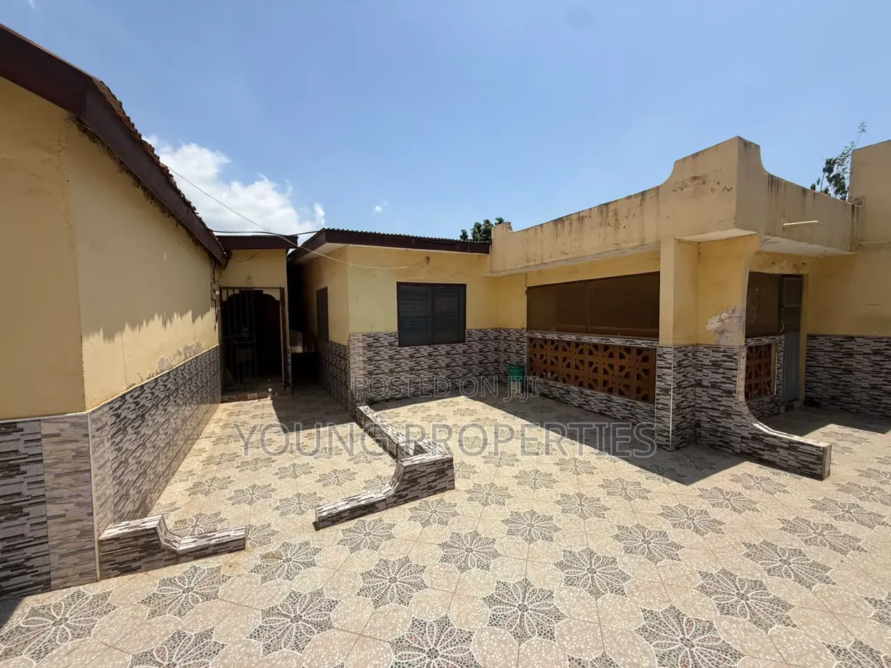 2bdrm Apartment in Awoshei Oyinase, Last Stop for rent