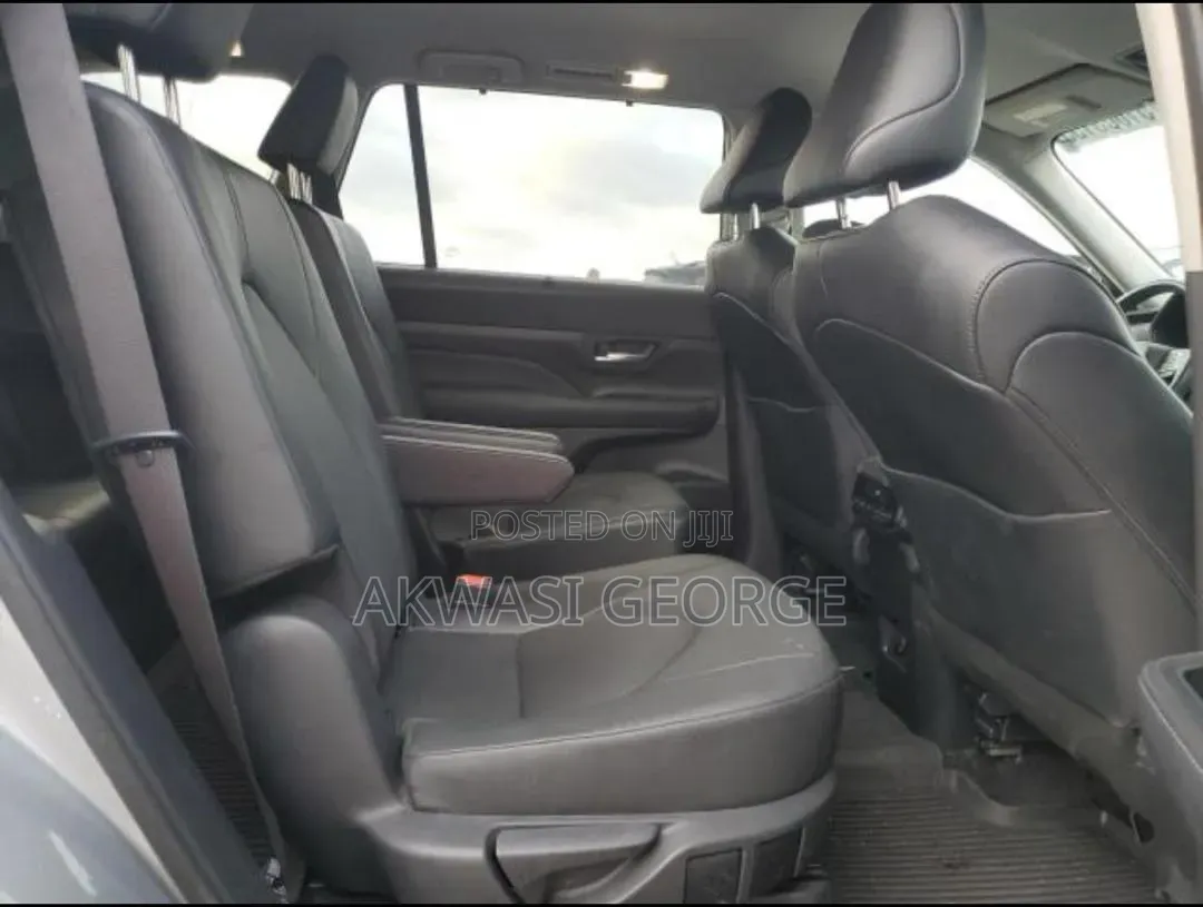 Toyota Grand Highlander 2024 Silver