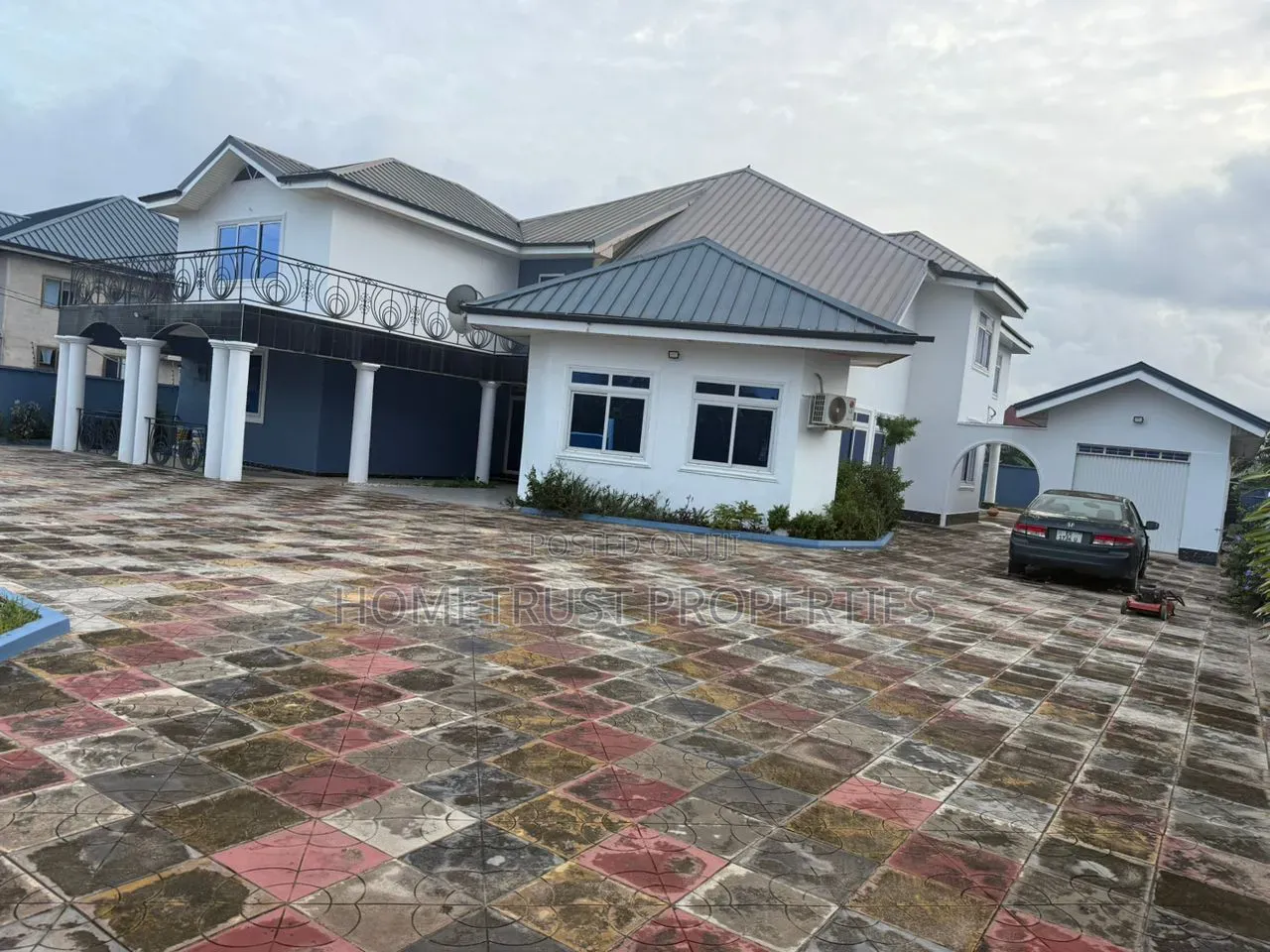 8bdrm Duplex in Haatso, ECOMOG for sale