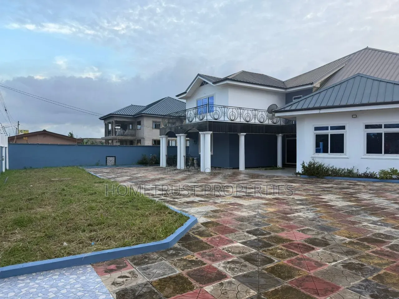 8bdrm Duplex in Haatso, ECOMOG for sale