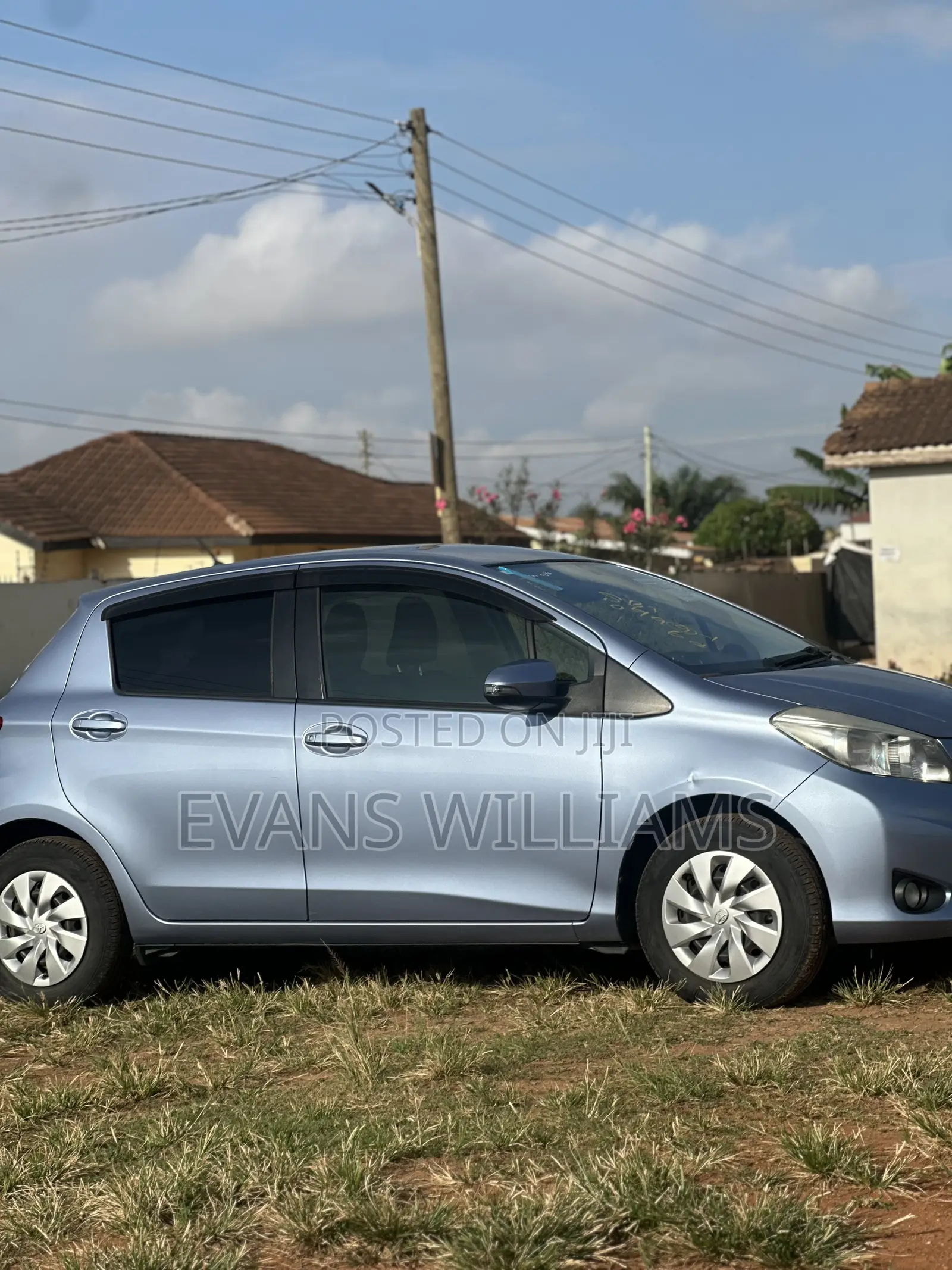 Toyota Vitz 1.3 FWD 5dr 2013