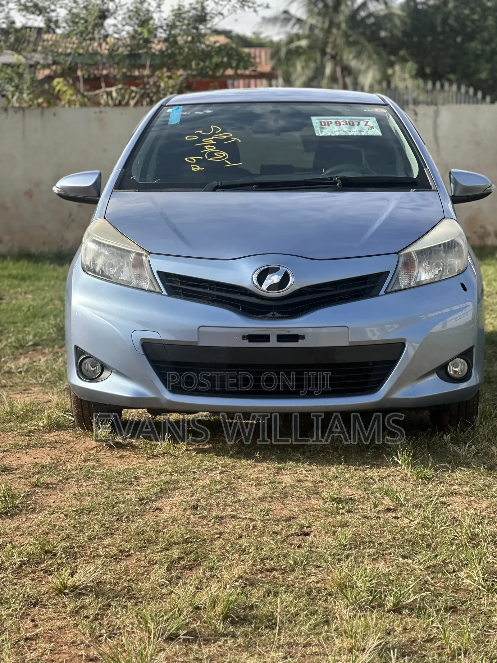 Toyota Vitz 1.3 FWD 5dr 2013